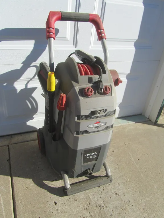 Briggs & Stratton 1700 PSI Pressure Washer