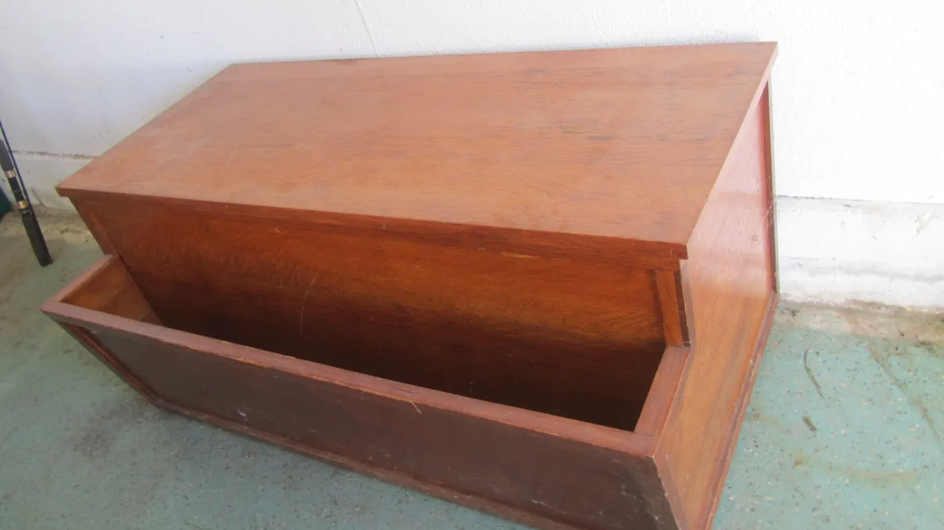 Wood Storage Bench w/Contents