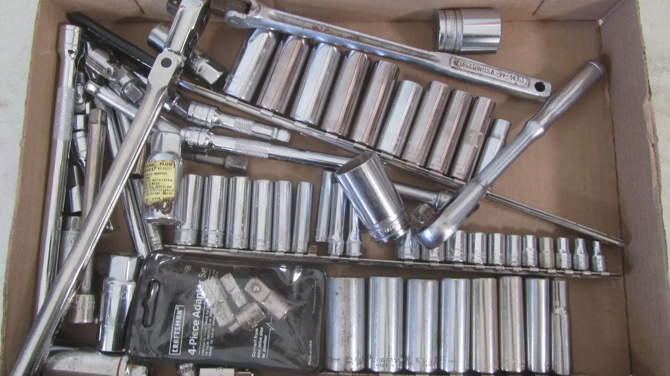 Lot Of Assorted Chrome Sockets