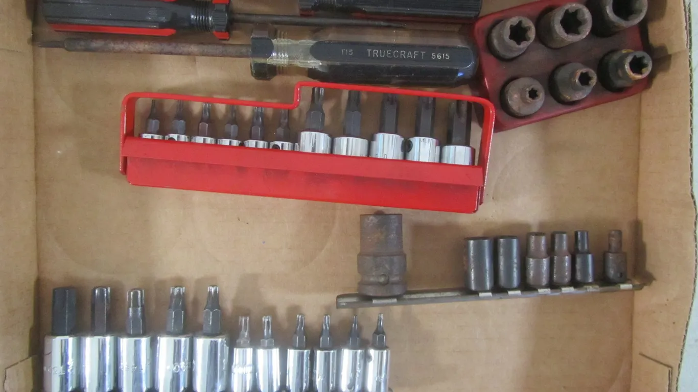 Lot Of Assorted 3/8" Drive Screw Driver Bits