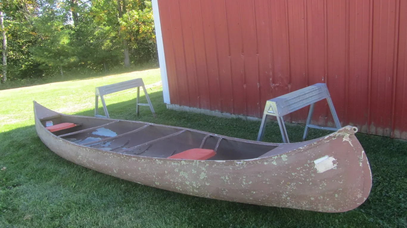 1972 Aluminum 17' Canoe