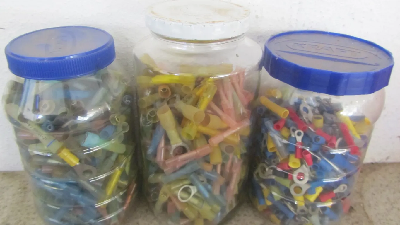 Lot Of Wire Connectors