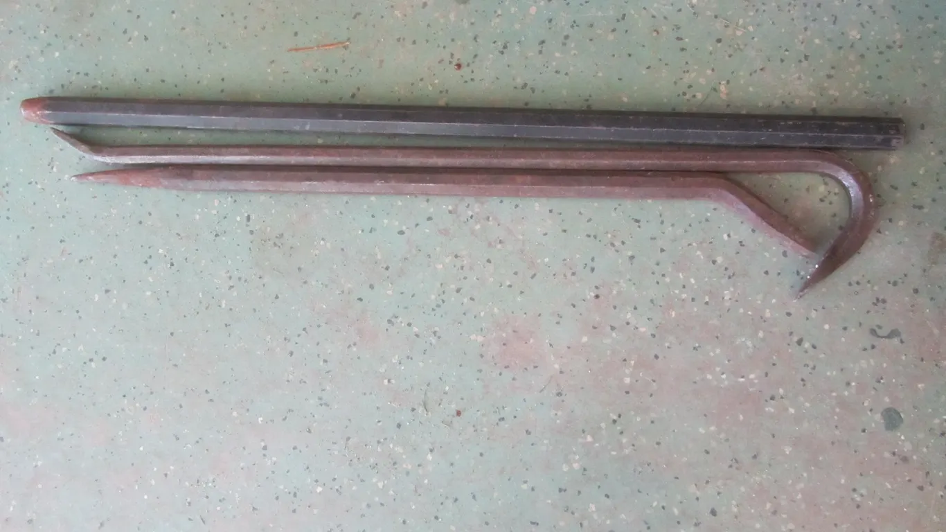 30.5" x 1" Leverage Bar, 26" Line-Up Pry Bar, And 28" Crow Bar