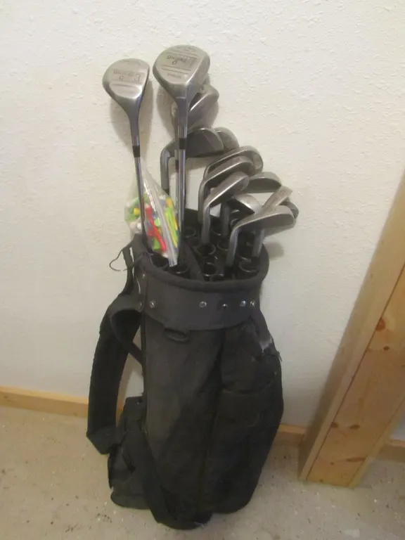Spalding Accu-Flite Golf Clubs w/Bag