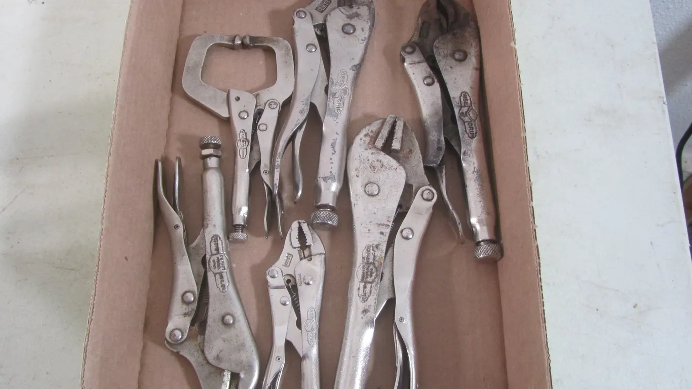 (6) Vise Grip Locking Pliers