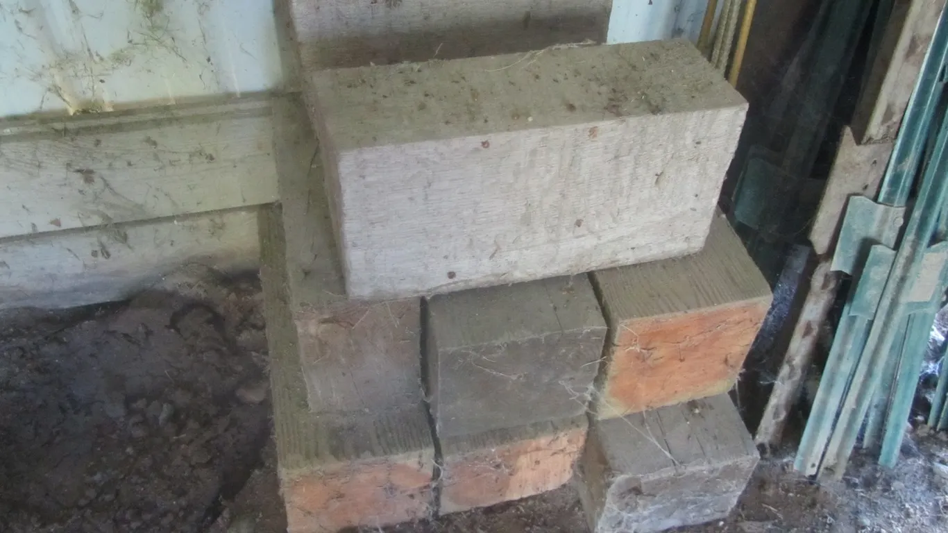 Lot Of Timber Cut Offs/Blocks