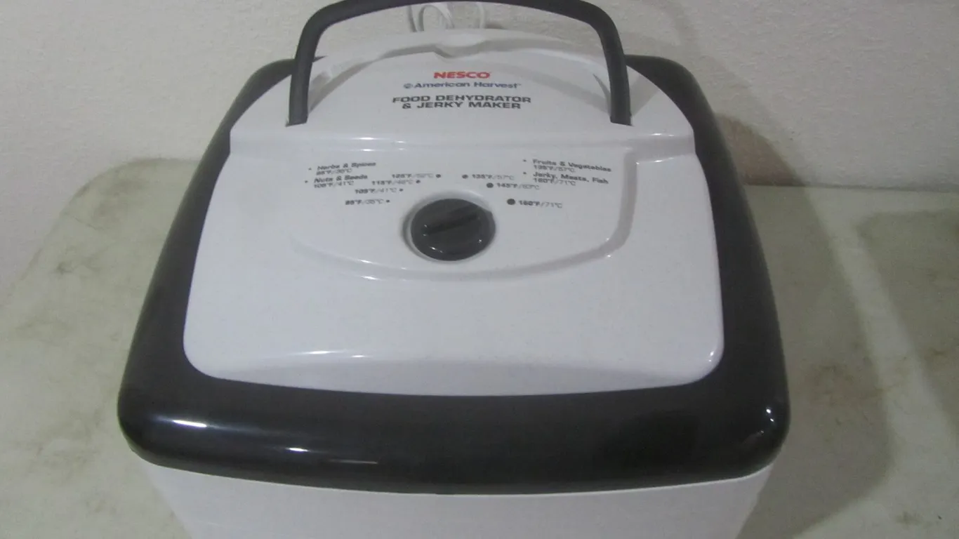 Nesco American Harvest Food Dehydrator & Jerky Maker