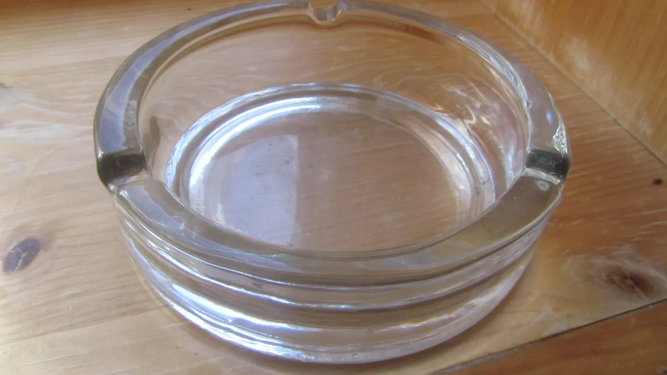 Glass Ash Tray