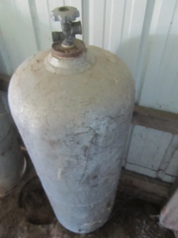100lb Propane Tank