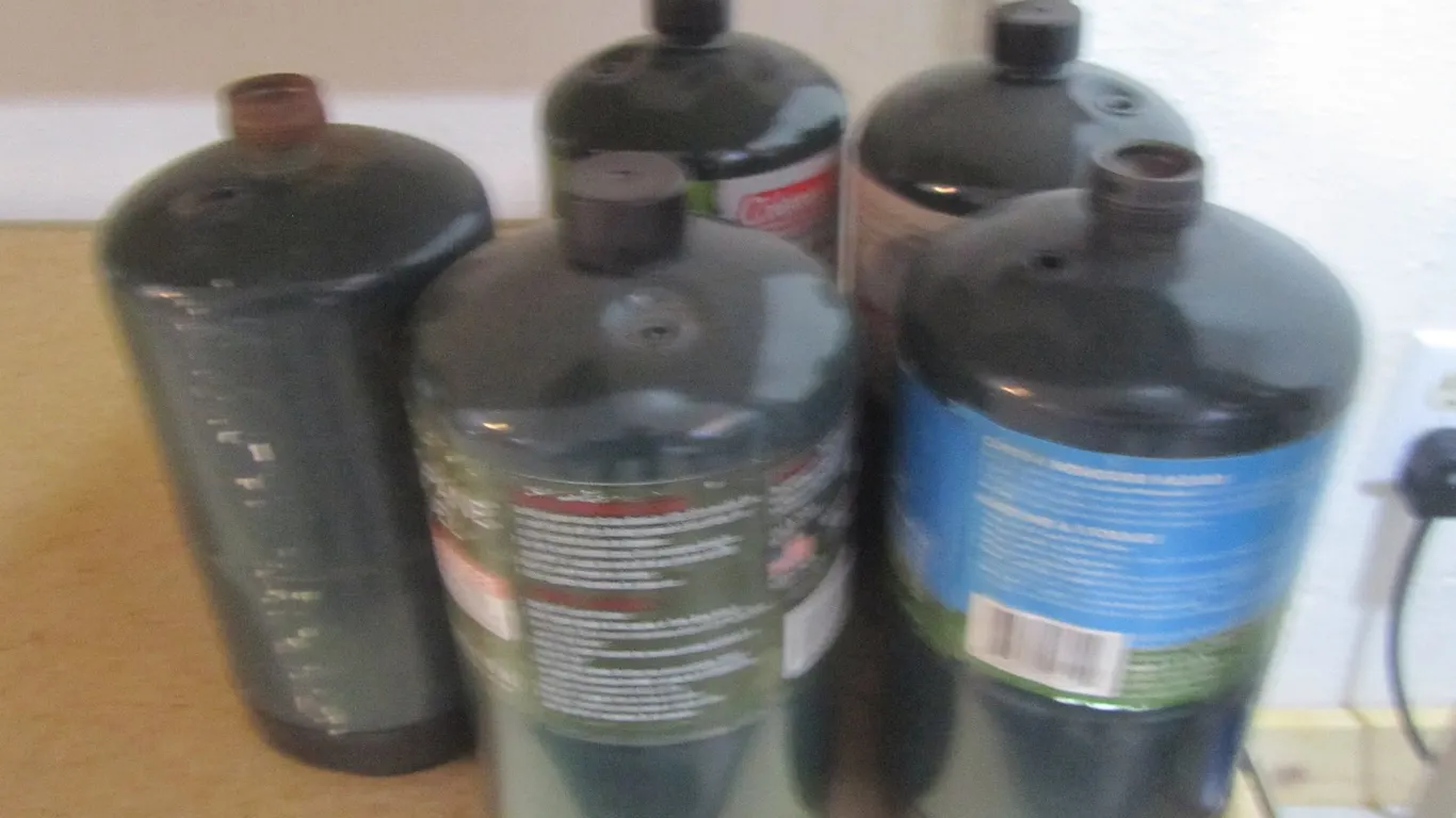 (5) 1lb Propane Tanks