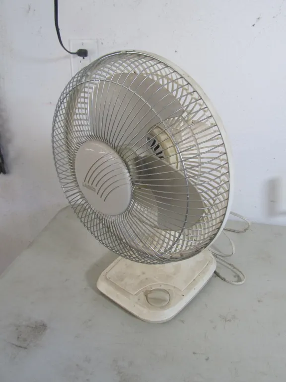 Lasko 14" Oscillating Fan