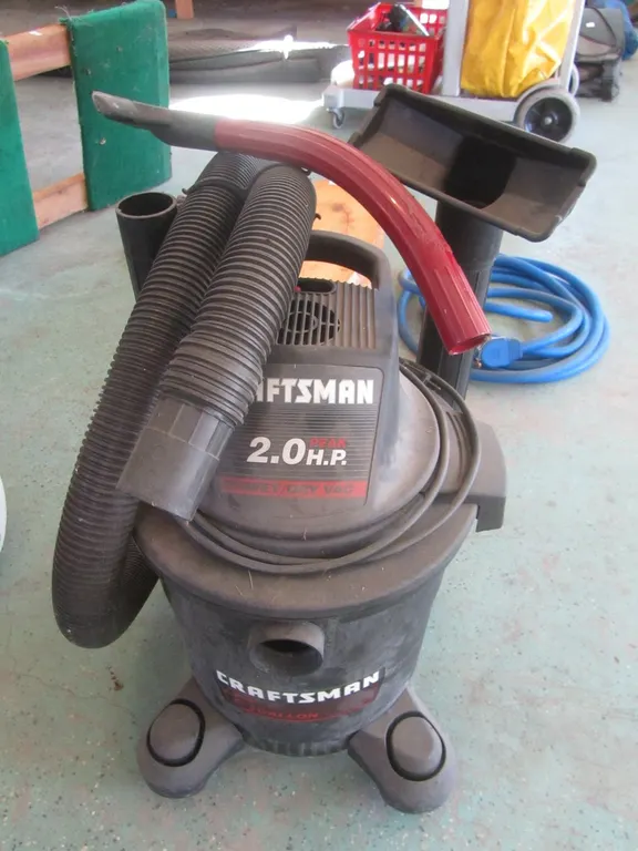Craftsman 6 Gallon Wet/Dry Vac