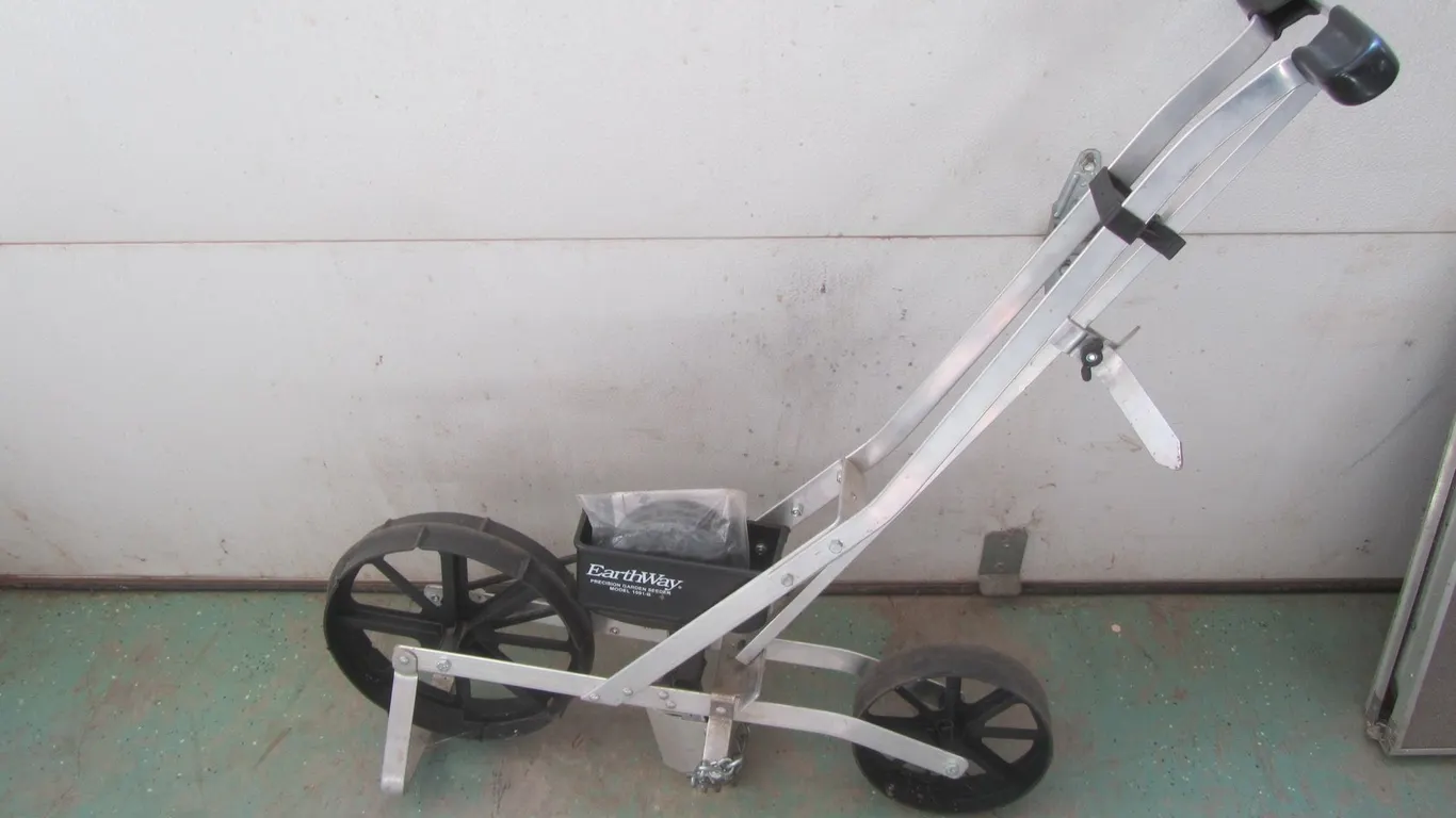 Earthway Precision Garden Seeder