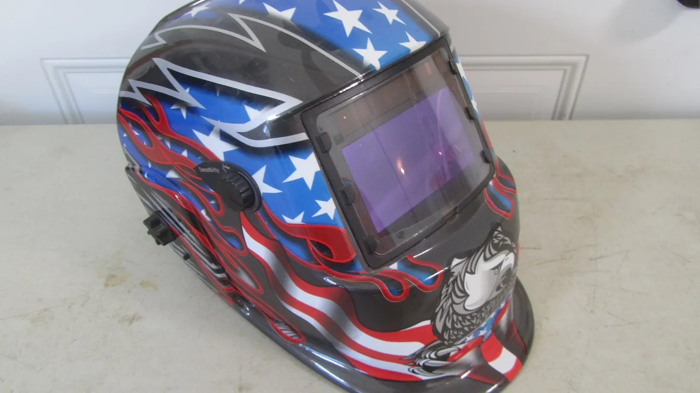 KT Industries Auto Darkening Welding Mask