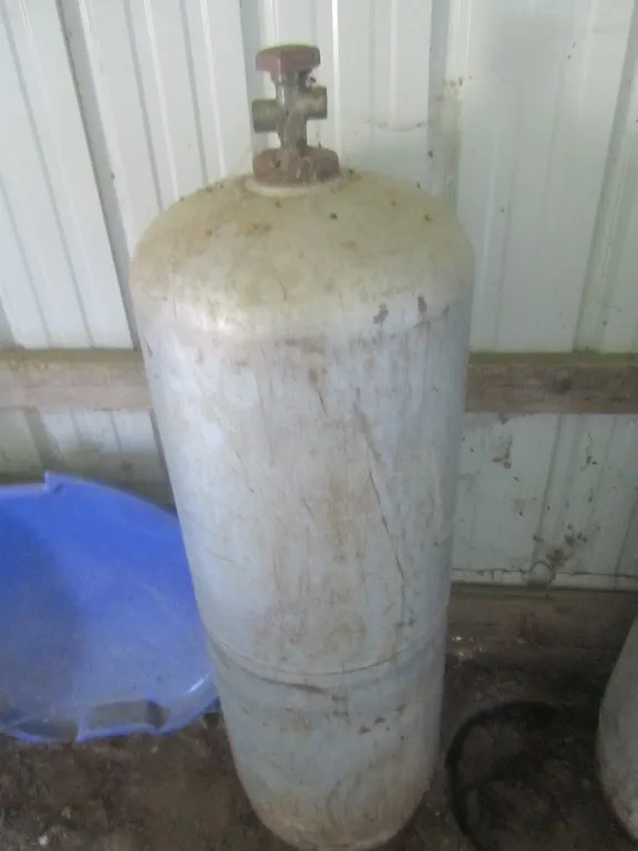 100lb Propane Tank