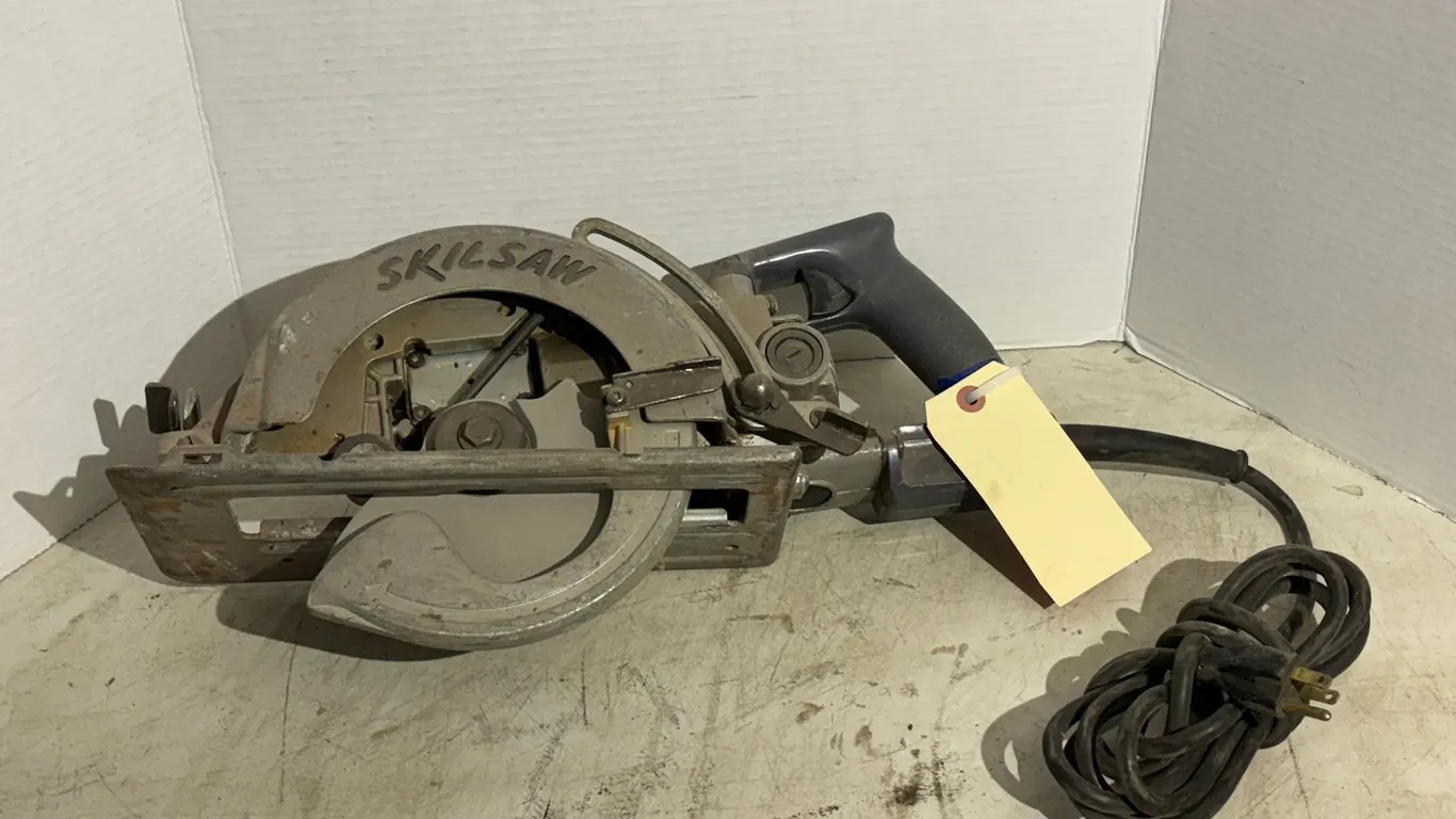 Skilsaw HD777 Worm Drive Saw