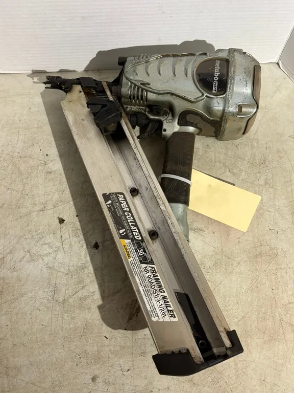 Malabo Air 3 1/" Strip Nailer