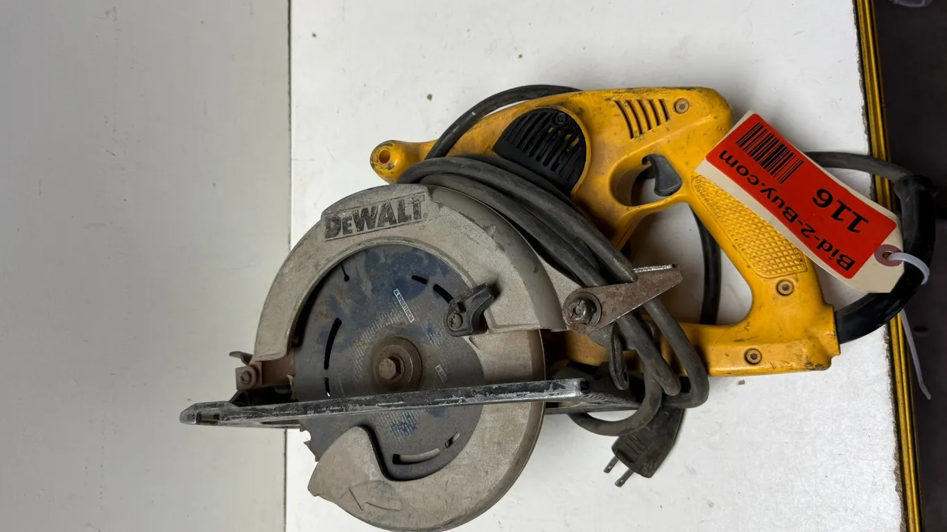 DeWalt 7-1/4" Framing Saw Corded