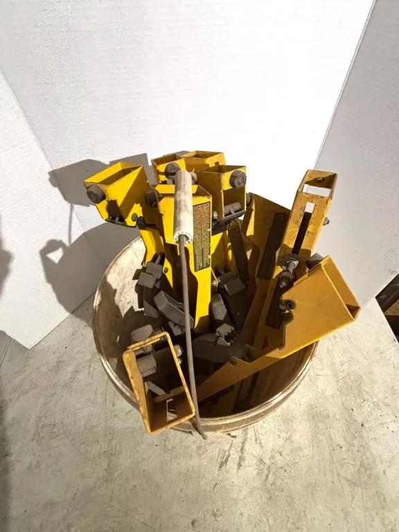 (9) DeWalt Miter Saw Mounting Bracket