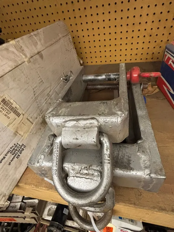 (4) Various Size Hitch Clamp