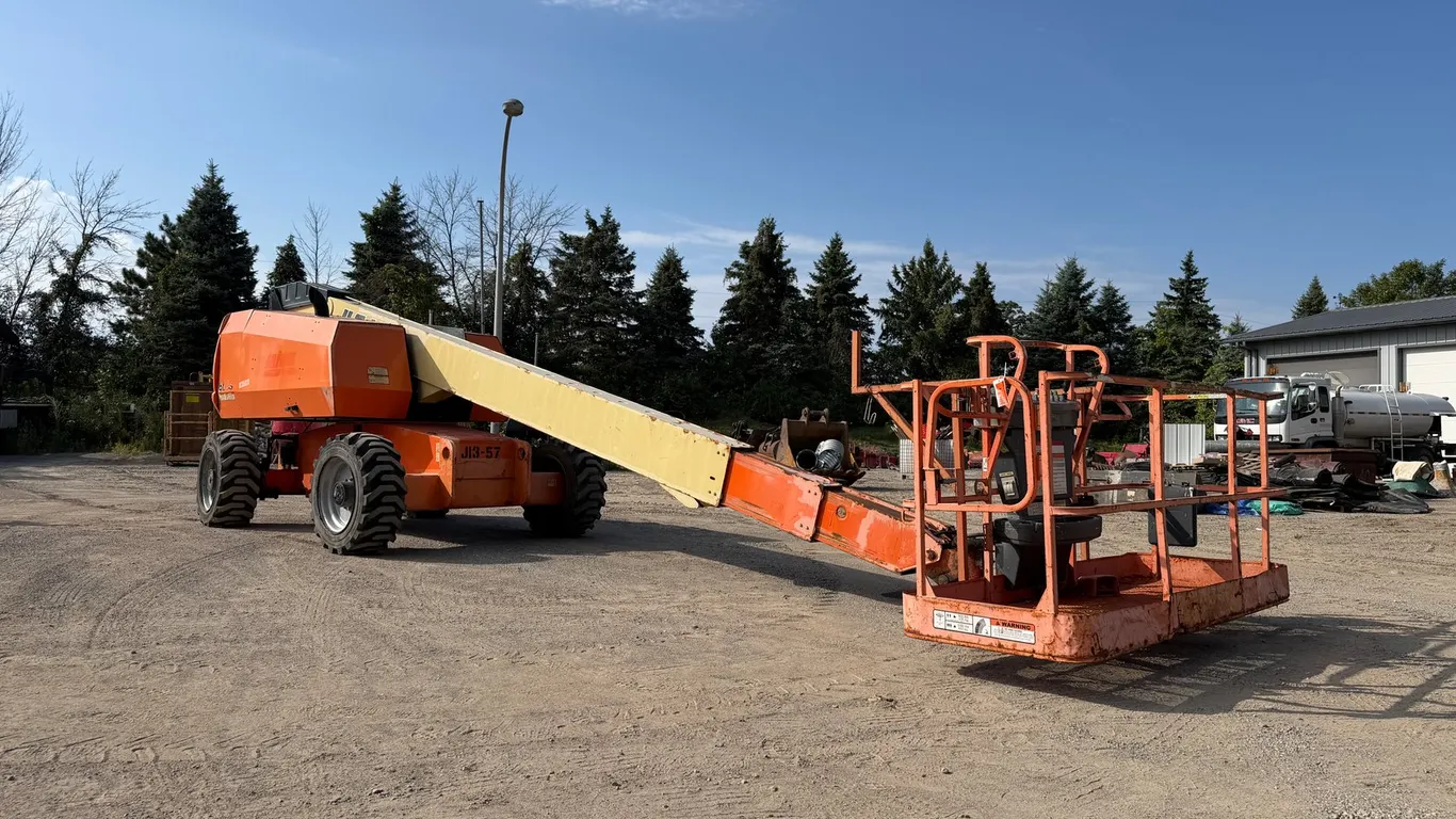 2012 JLG 600S Lift