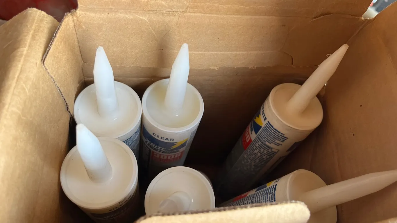 (6) Tubes of White Lightning Clear Silicone