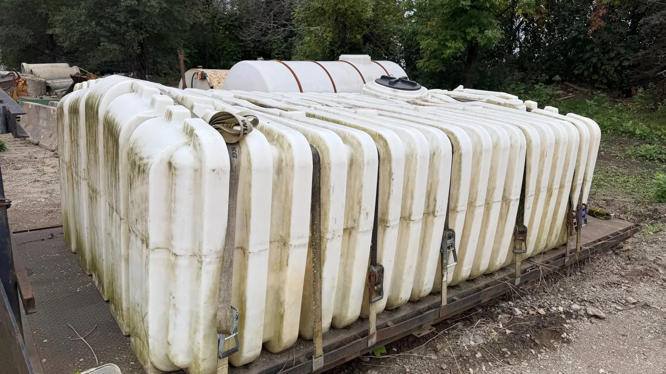 2600 Gallon Water Tank