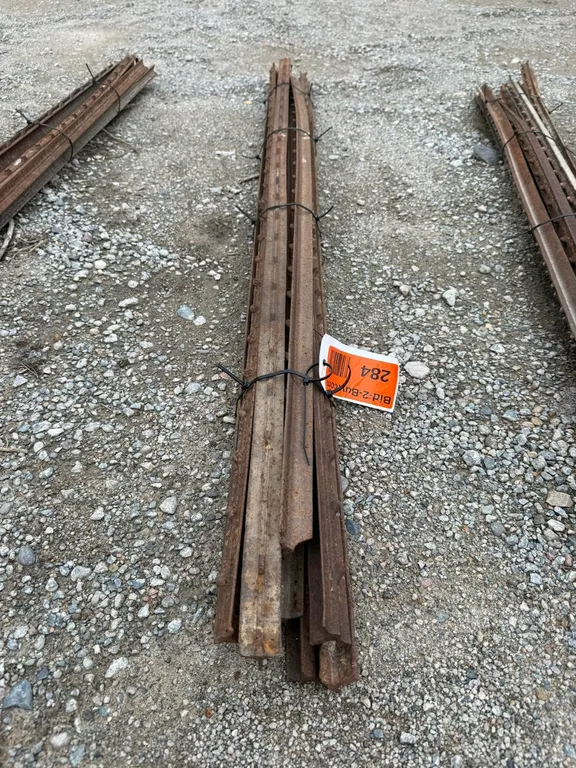 (10) 5' Metal Fence Posts