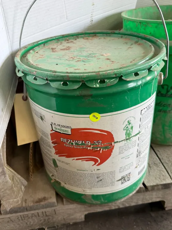 Seal Tight REZLWELD 3/2 Epoxy Grout and Weedkiller Bottle