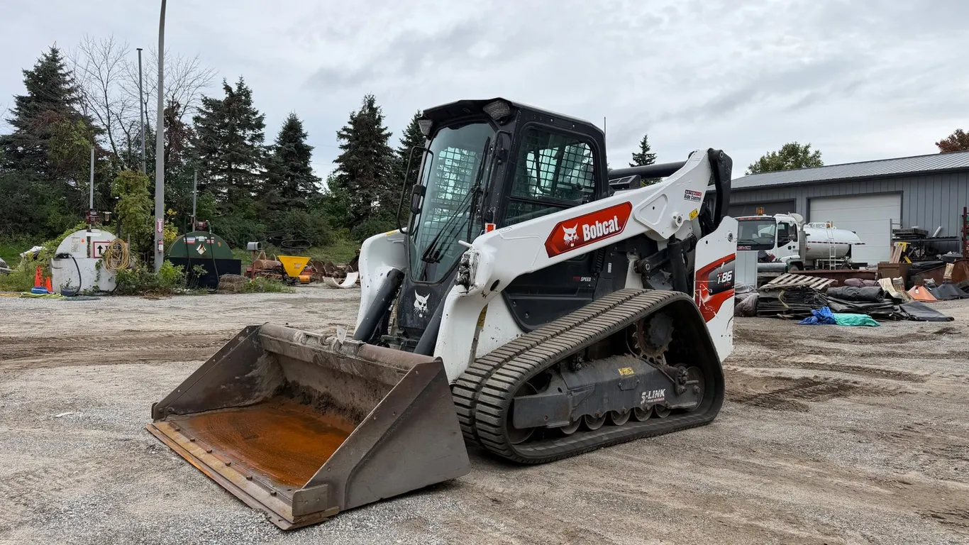 2023 Bobcat T86 R-Series Skid Loader