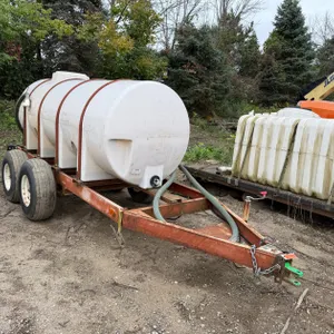 1025 Gallon Water Tank on Trailer