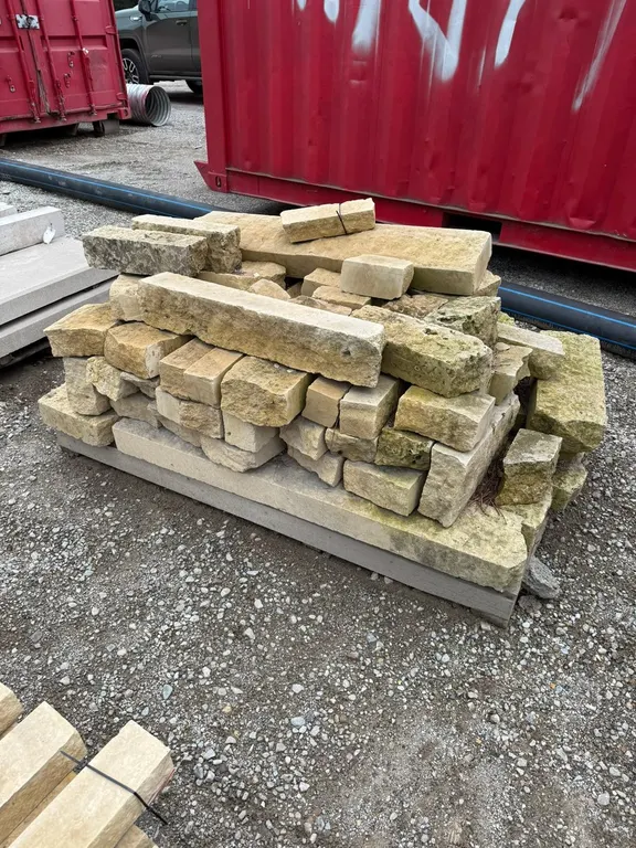Pallet of Lannon Stone