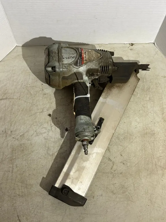 Malabo Air 3 1/" Strip Nailer