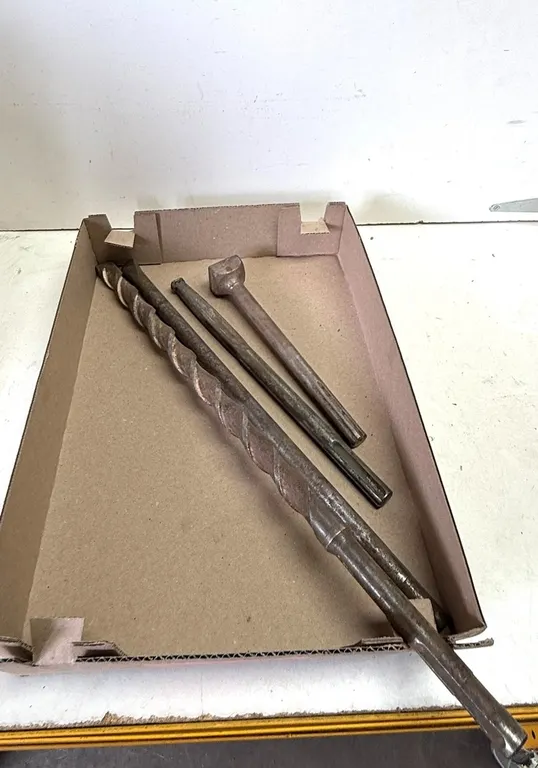 (4) Assorted Jack Hammer Bits
