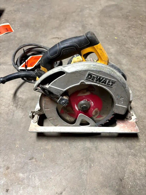 DeWalt 7-1/4" Corded Circular Saw