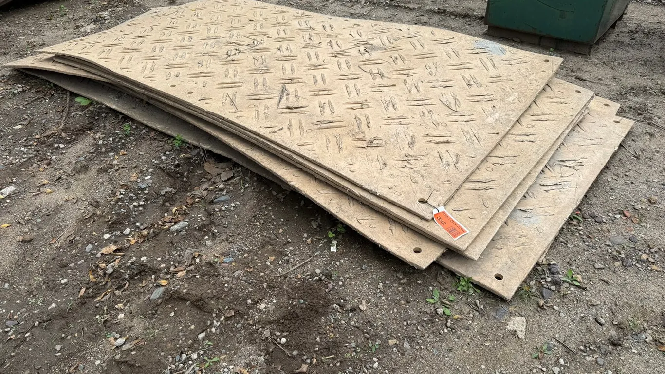 (9) 4' x 8' Driving Pads