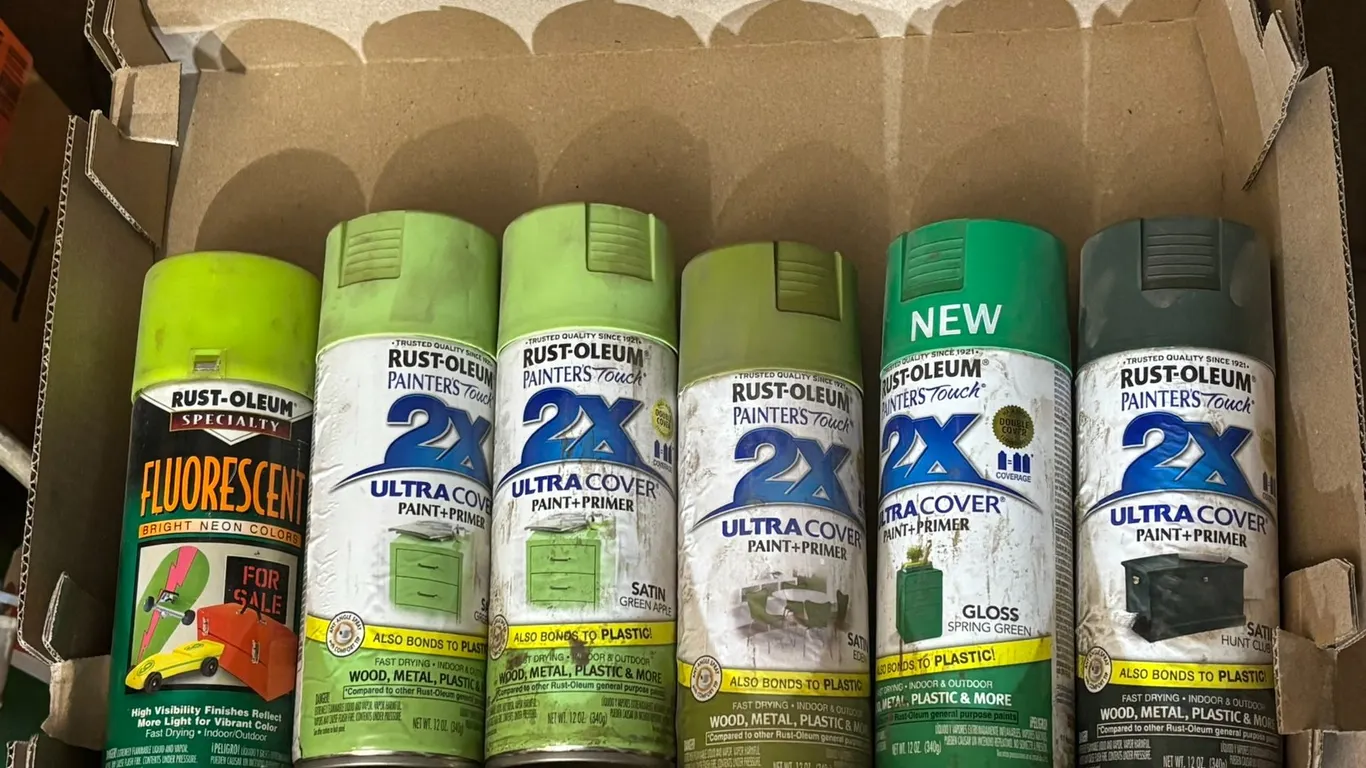 (6) Cans of Rust-Oleum Green/Grey Tone Spray Cans