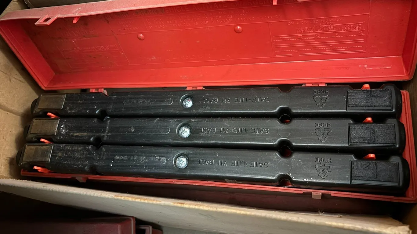 (3) 3 Pack of Safety Triangles