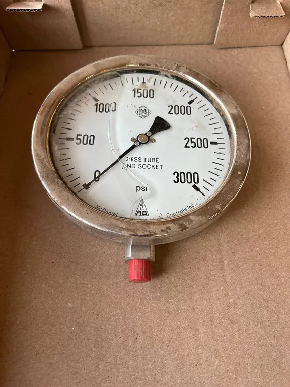 McDaniel 316SS Tube and PSI Guage