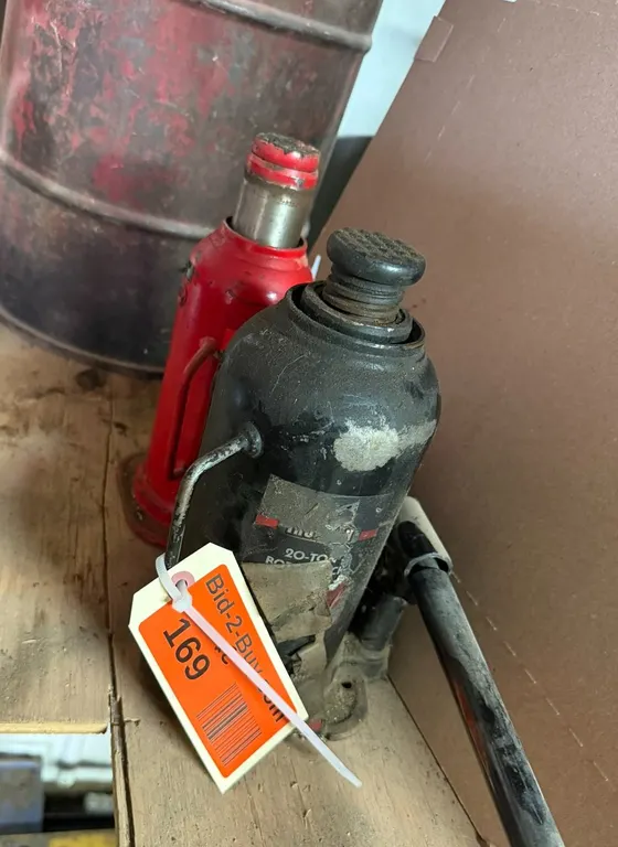 (2) Bottle Jacks, 20 Tons and 12 Ton
