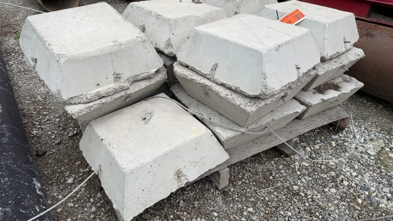 (16) Cement Pieces