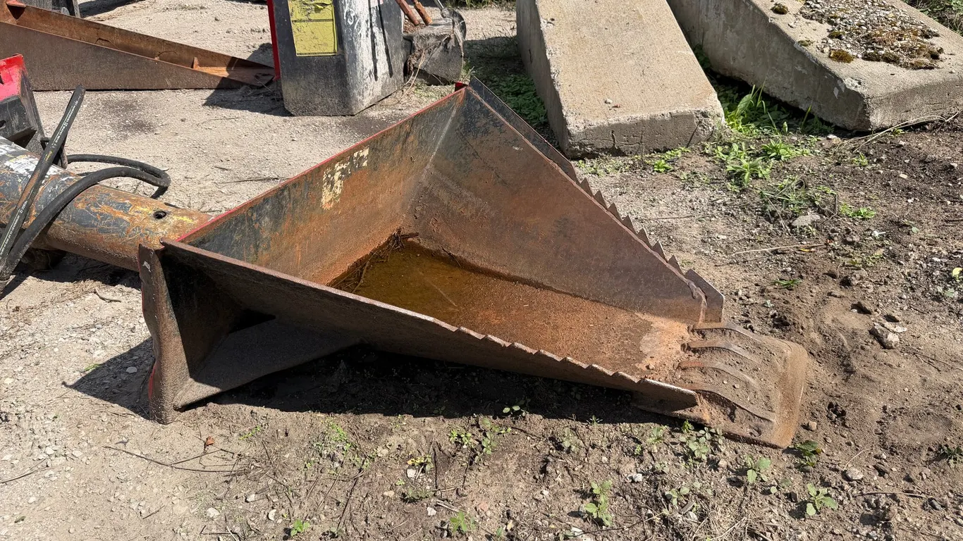 Heavy Duty 45" Wide Bucket
