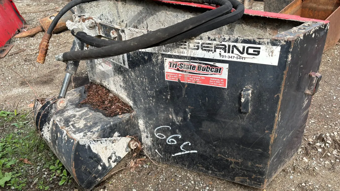 Mud Bucket Attachment