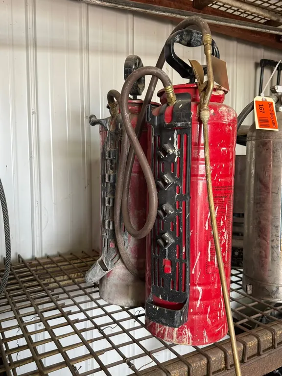 (2) 3.5 Gallon Pump Sprayers