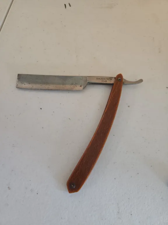 Vintage Shumate antiseptic Barber straight razor