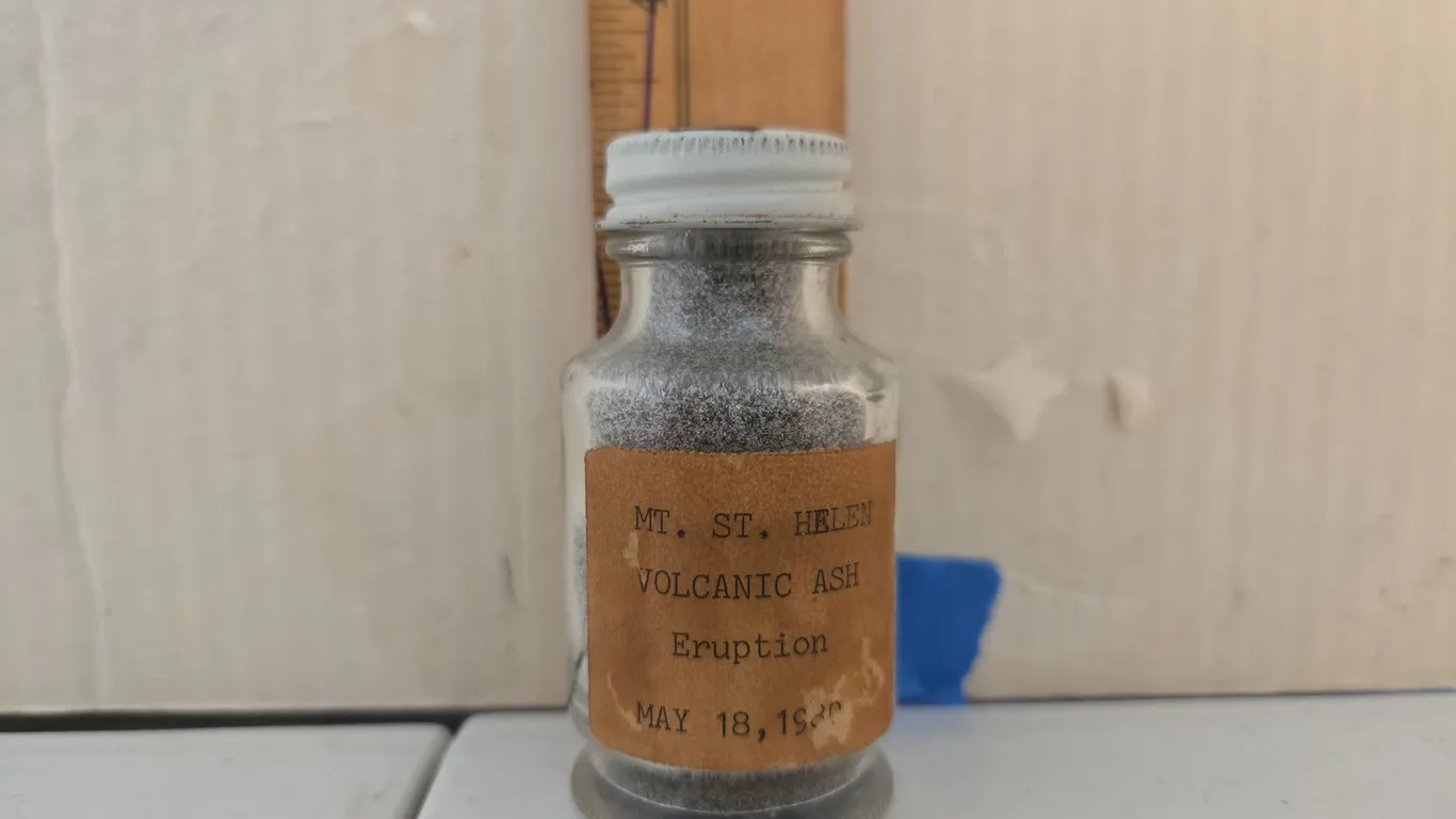 Mt. St. Helen volcanic ash eruption may 18th 1980