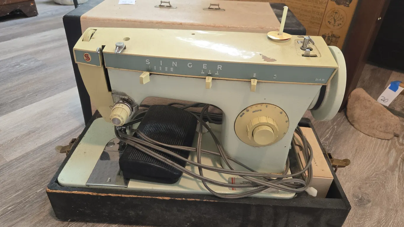 Vintage singer model 242 portable sewing machine