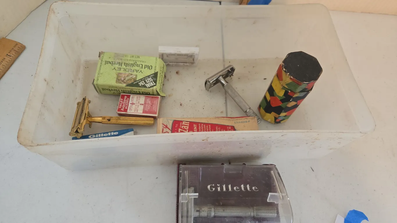 Vintage Gillette adjustable safety razor