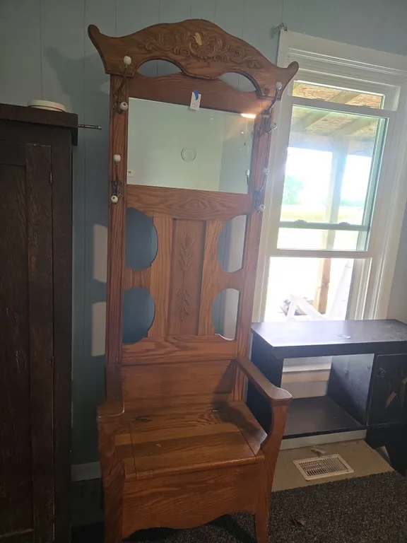 Vintage Oak haultree seat