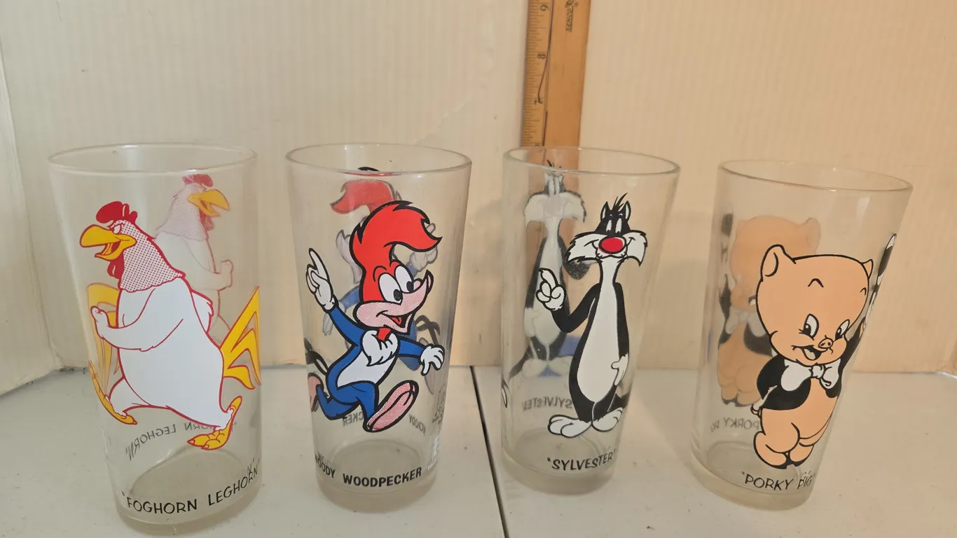 Vintage Pepsi warner brothers looney toons glasses